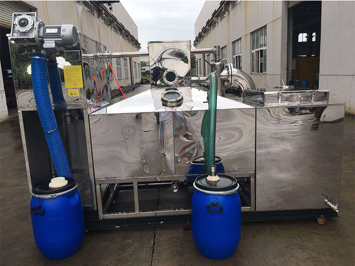 油水分离器